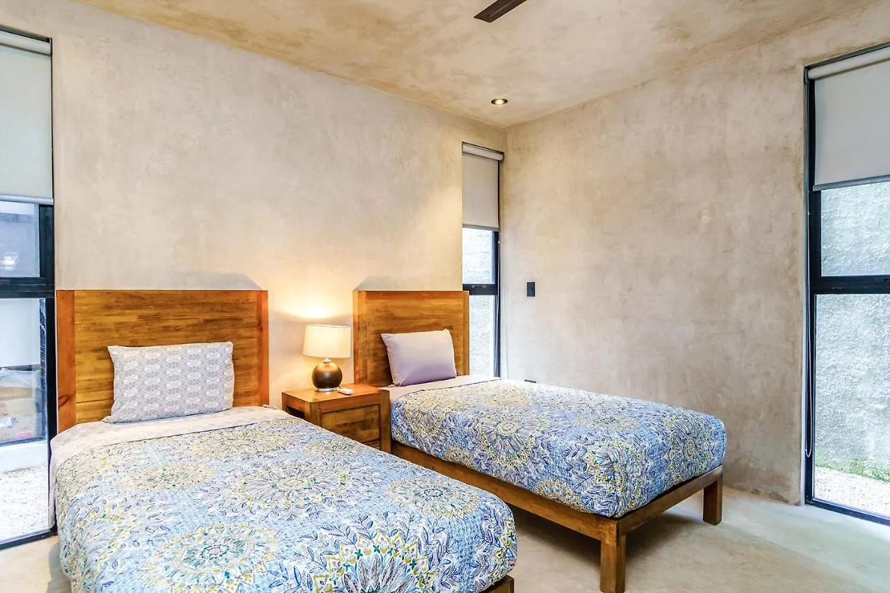 Eco-Sustainable Luxury Between Beach Hotspots & Tulum Town By Stella Rentals דירה